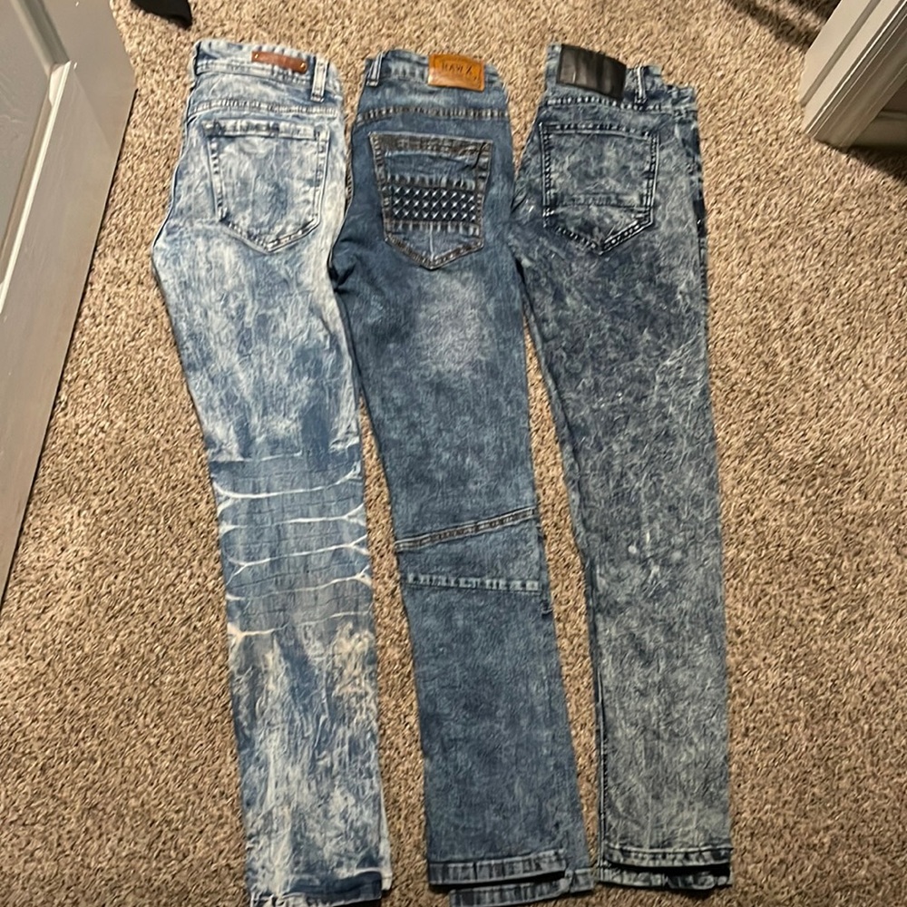 Men’s distressed jeans size 30 and 32